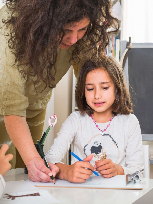 mother-taught-daughters-how-draw-1